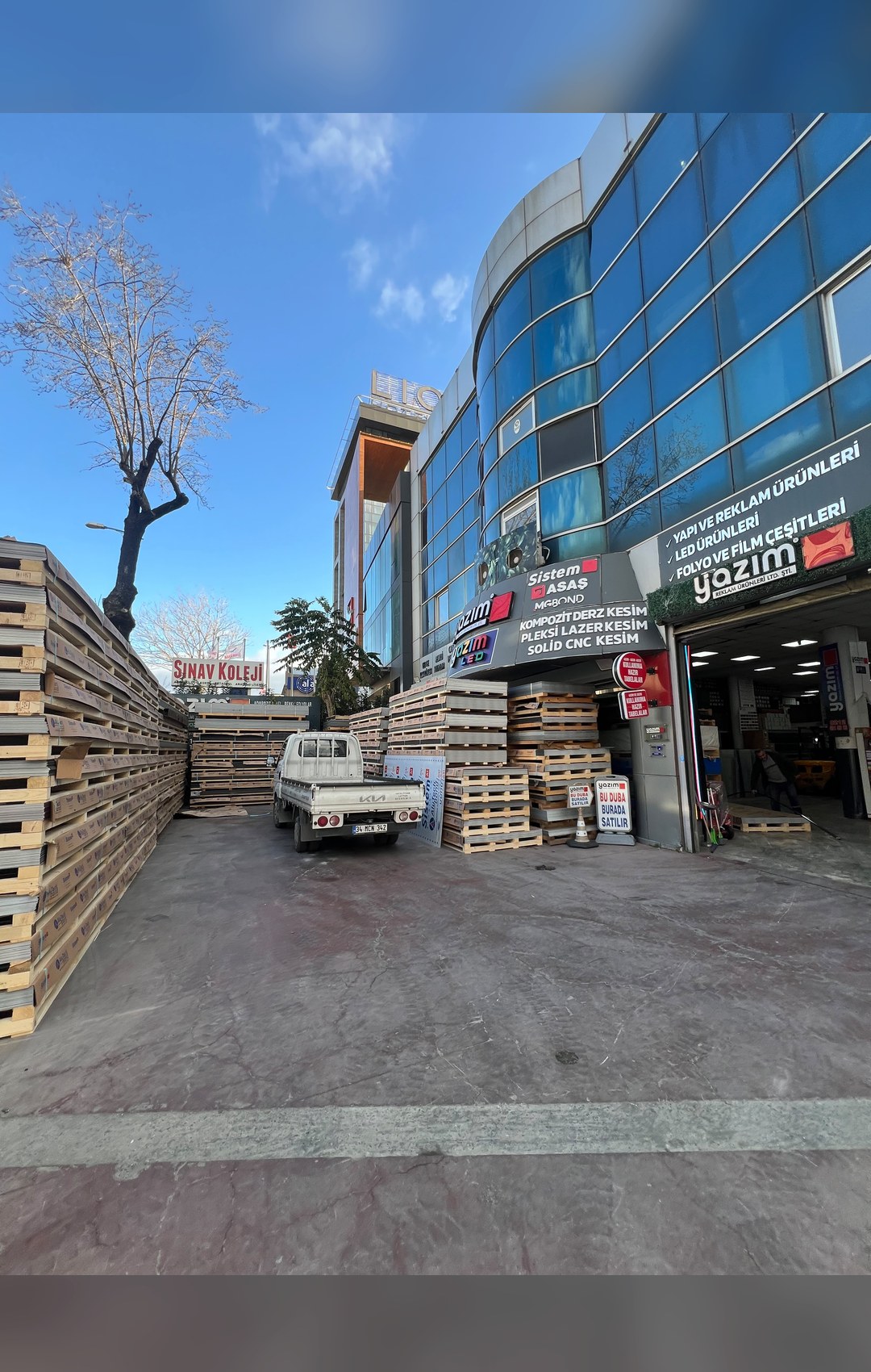 Yazım Reklam mağaza cephesi